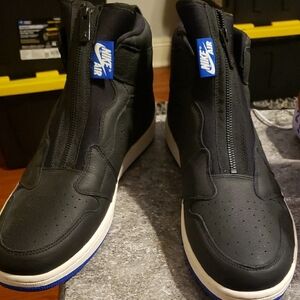 Nike Air Men's Black and Blue Sneakers